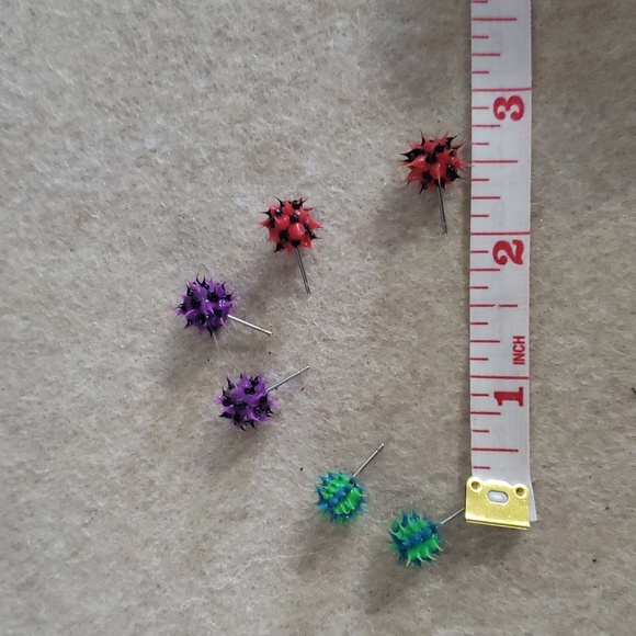 3/$45 Vintage "koosh" spiky stud earrings - Picture 4 of 4